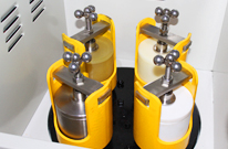 行星式球磨机可同时安装4个不同材质的球磨罐
